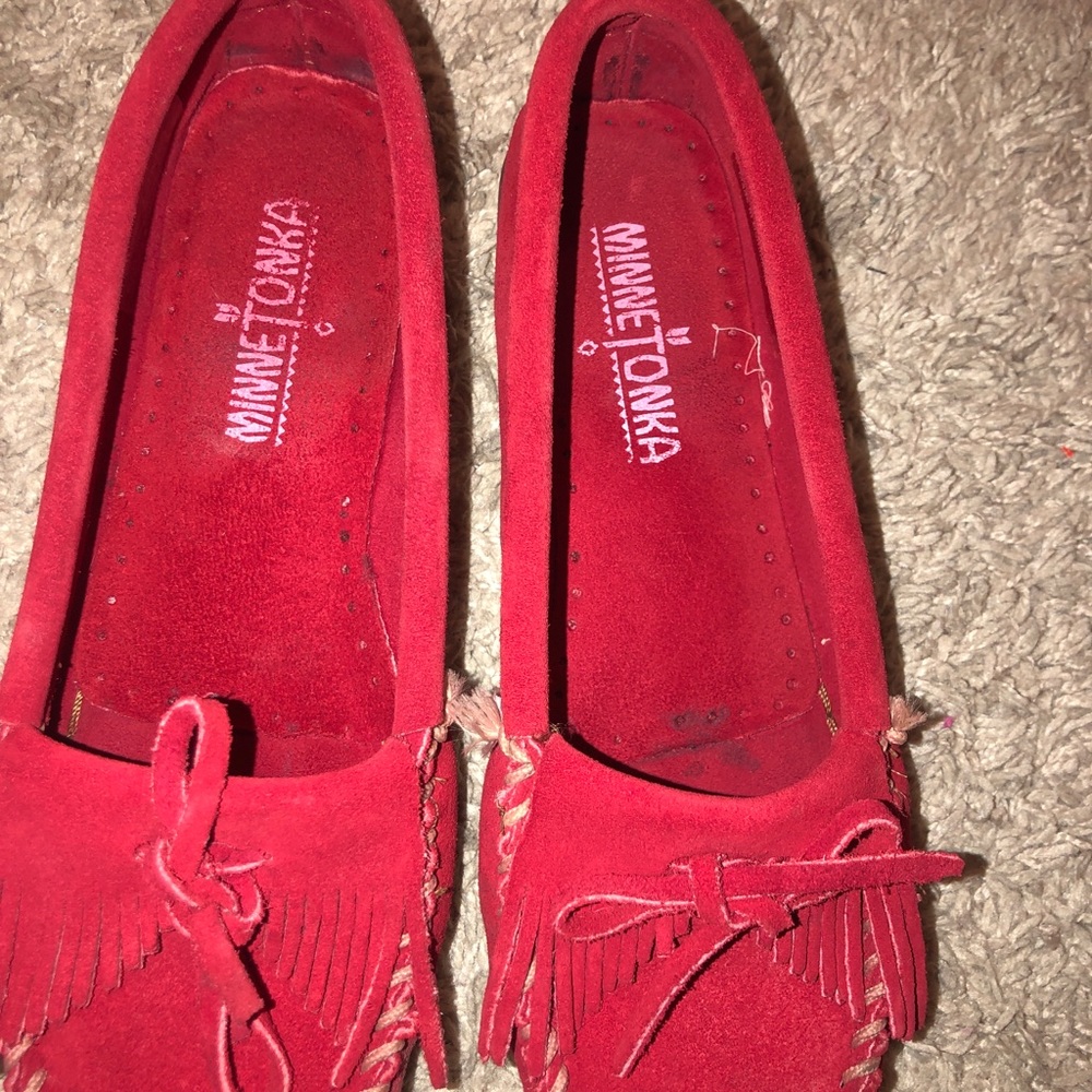 RED MINNETONKA LOAFERS - Picture 2 of 5